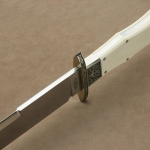 spine view of Buster Warenski bowie